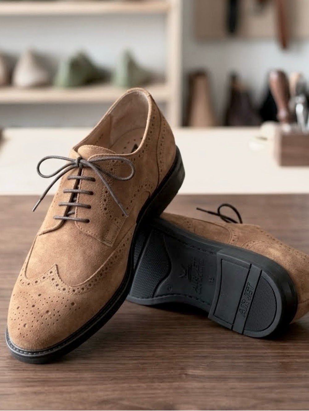 Mephisto Men's Suede Leather Wing-Top
Oxfords Excellent 10.5 US / 10 EUR